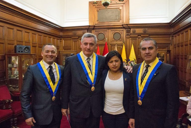 Peruano Alan Fairlie presidirá comisión en el Parlamento Andino