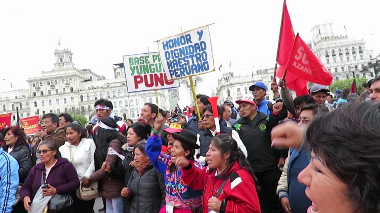 Maestros solución, no la represión